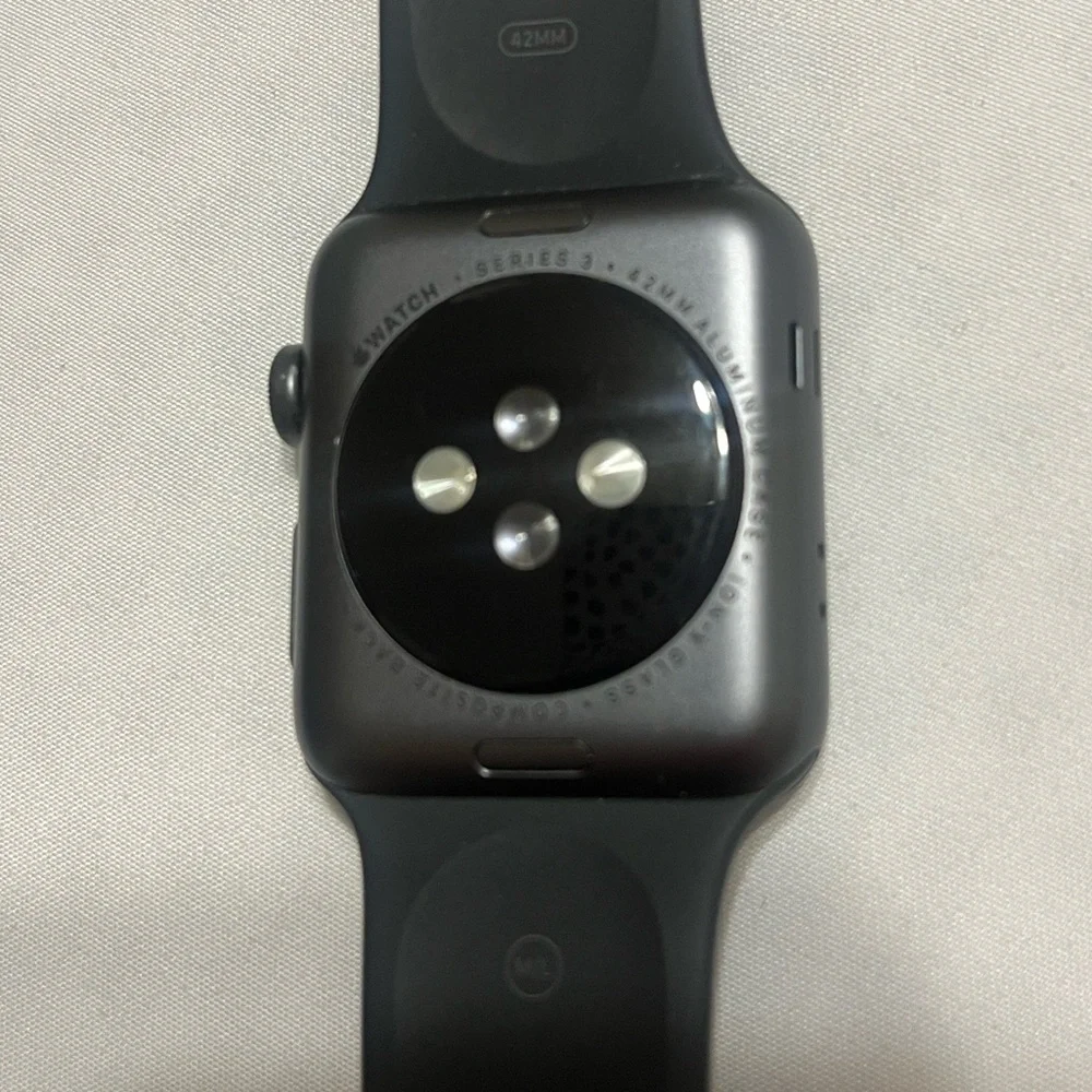 Apple Watch Series 3 42mm aluminum case ION-X composite back GPS WR–50m LOCKED
